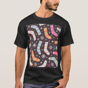 Christmas socks and snowflakes: vintage pattern T-Shirt