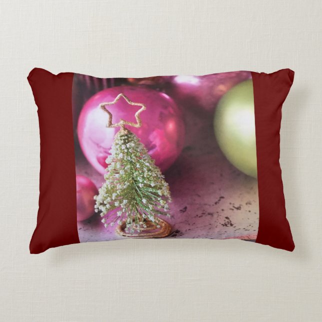 **CHRISTMAS TREE AND BULB DECOR** DECORATIVE CUSHION (Front)