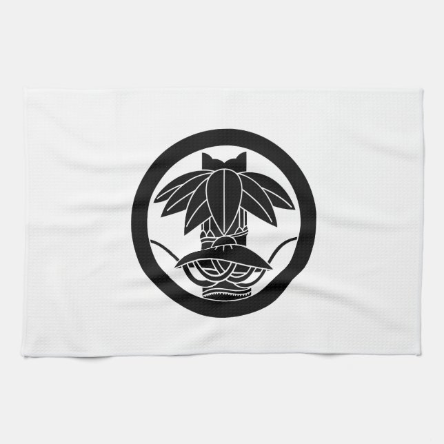 Circle with alternating cut bamboo and sedge hat tea towel (Horizontal)