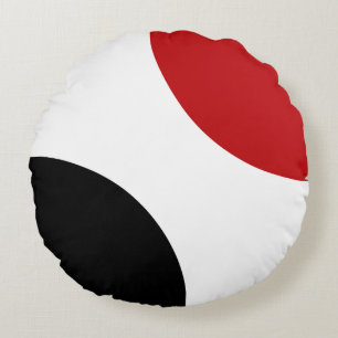 Circles on Circular Pillow