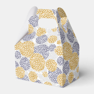 Circles with yellow and blue leopard skin print favour box