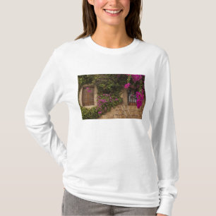 Ciudad Monumental, flower-covered buildings T-Shirt