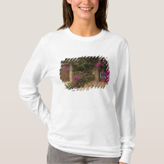 Ciudad Monumental, flower-covered buildings T-Shirt