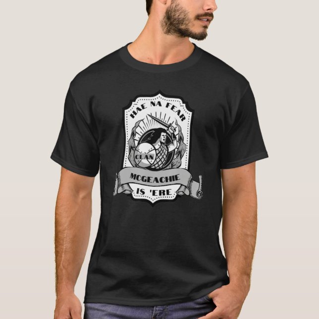 Clan McGeachie Swordsman Scottish Badge Highland G T-Shirt (Front)