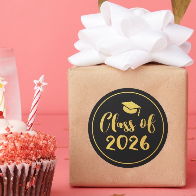Class of 2025 Gold Script Circle Graduation Favour Classic Round Sticker (Party)