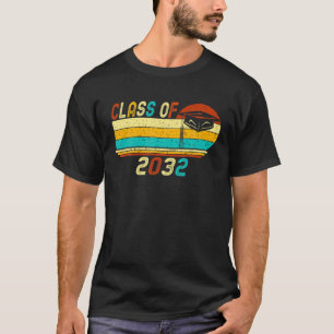 Class Of 2032 School Graduation Grow With Me Vinta T-Shirt