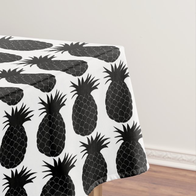 Classic Black and White Pineapple Pattern Tablecloth (In Situ)