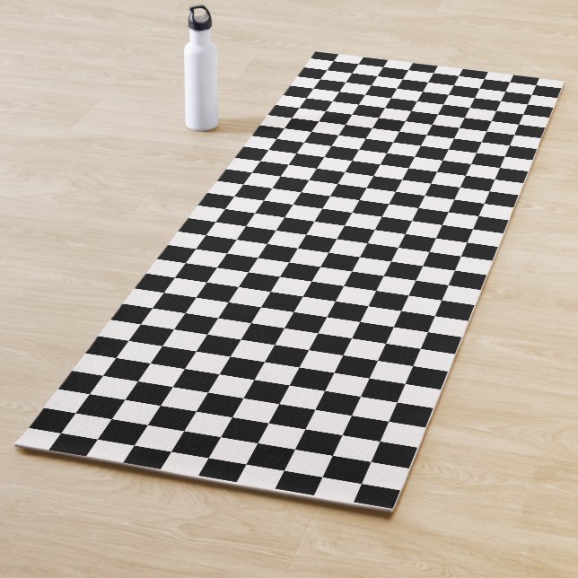 Classic black chequerboard yoga mat (In Situ)