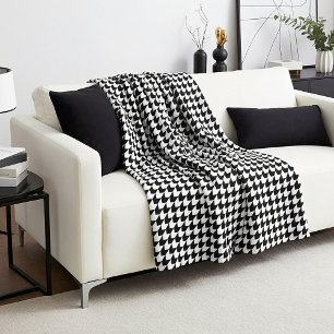 Classic black houndstooth pattern fleece blanket