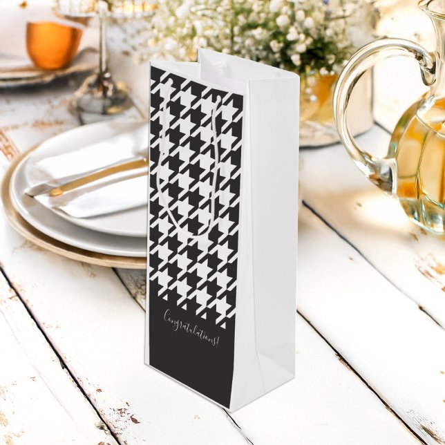 Classic Chic Black and White Houndstooth Wine Gift Bag (Creator Uploaded)