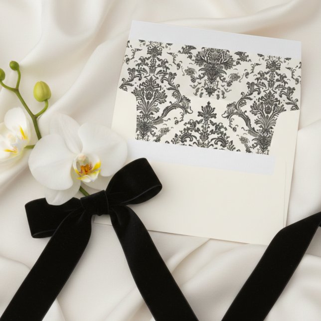 Classic Ivory Damask Rococo Pattern Wedding Envelope (Classic Ivory Damask Rococo Pattern Wedding Envelope)