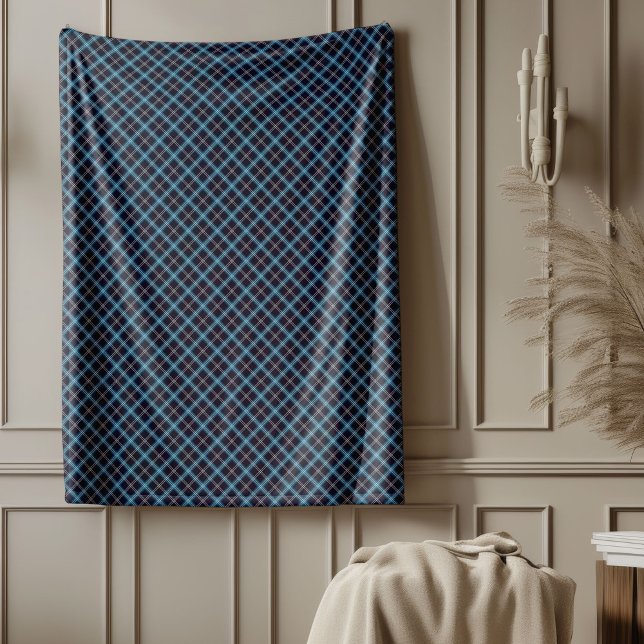 Classic Navy Plaid Blanket for Cabin-Style Decor (Classic Navy Plaid Blanket for Cabin-Style Decor)