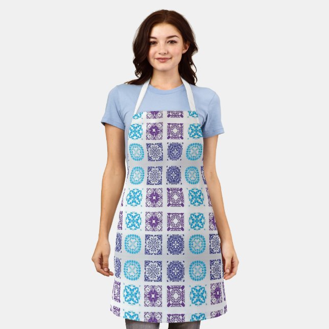 Classic Styles Scrollwork Apron (Worn)