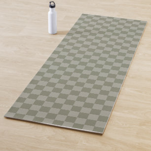 Classic visual magenta chequerboard yoga mat