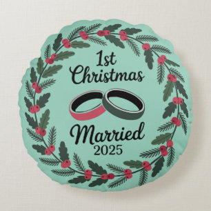 Classic Wedding Rings Wreath 1st Christmas Round Cushion