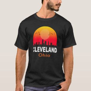 Cleveland Ohio Vintage Sunset Retro City State USA T-Shirt