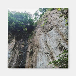 Cliff side magnet