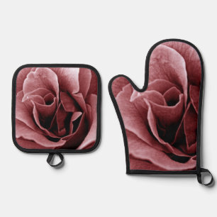 Close Up Monochrome Rose Flower Oven Mitt & Pot Holder Set