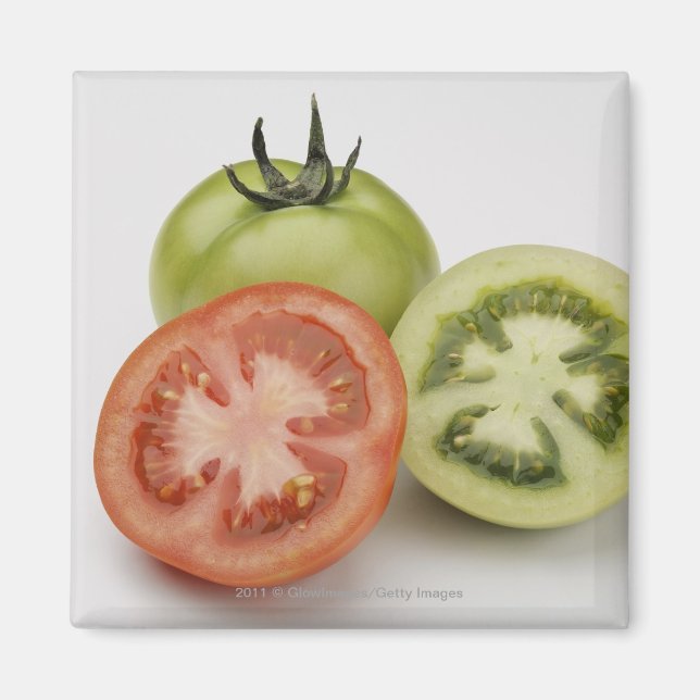 Close-up of three tomatoes magnet (Front)