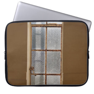 CLOSED CLEAR GLASS 8-PANEL WINDOW LAPTOP SLEEVE