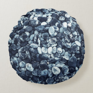 Closeup photography of stones round cushion
