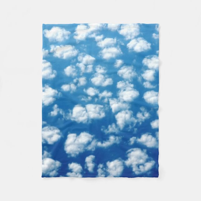 Clouds in the sky pattern fleece blanket (Front)