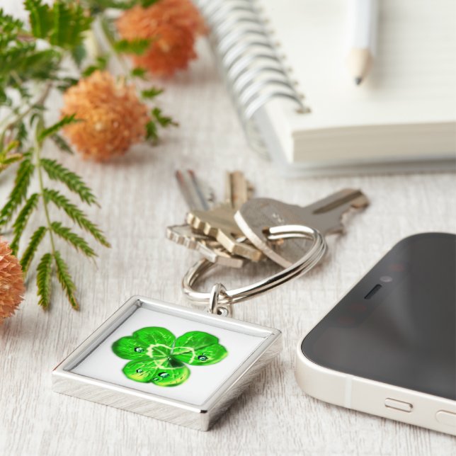 Clover Keychain - Dew Drops (Side)