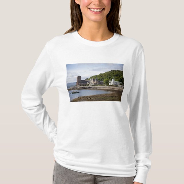 Coastal view with historic buildings, Oban, T-Shirt (Front)