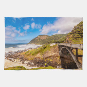 Coastline Cook's Chasm, Yachats, Oregon Tea Towel