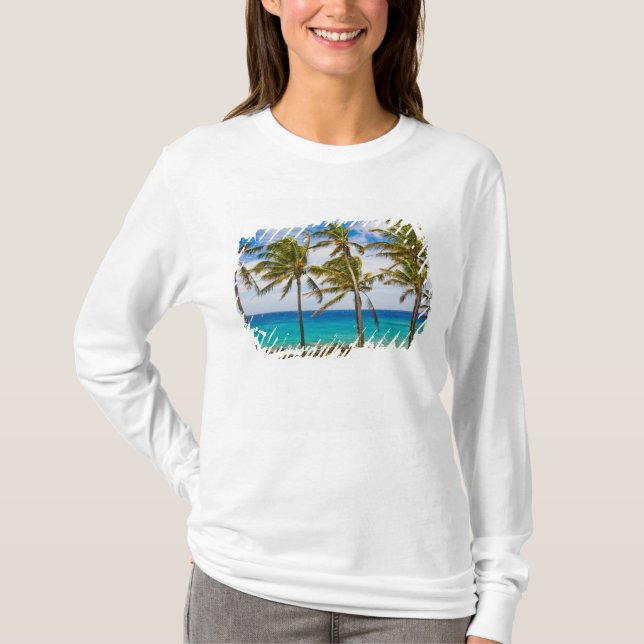 Coconut palm trees (Cocos nucifera) swaying in T-Shirt (Front)