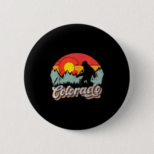 Colorado Mountain Hiking Bigfoot Camng Retro 80s S 6 Cm Round Badge