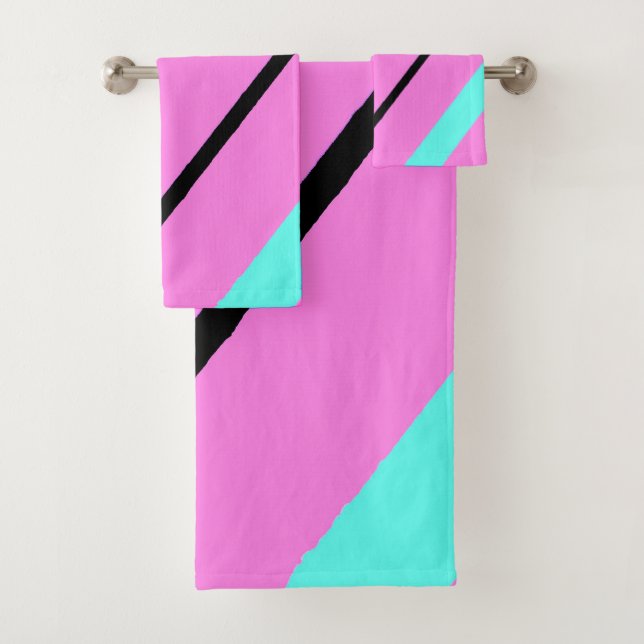 Coloured lines bath towel set (Insitu)