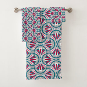 Colourful art deco pattern. bath towel set