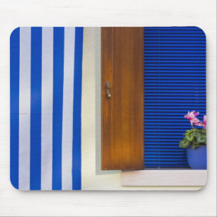 Colourful design contrast on residence mouse pad