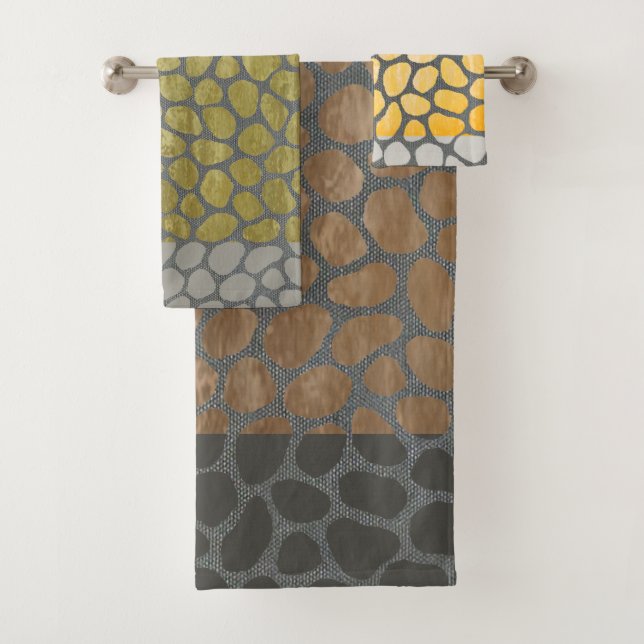 Colourful Grey Screen Pebbles Bath Towel Set (Insitu)
