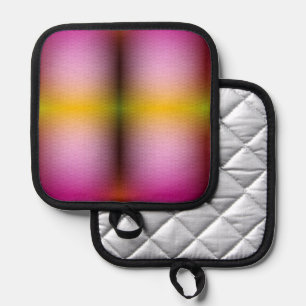 Colourful pot holder with a gradient design 