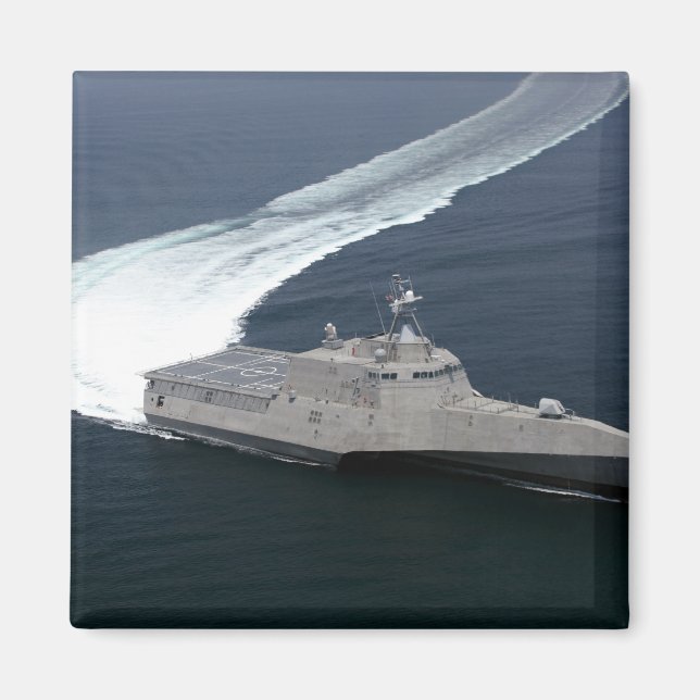 Combat ship Independence in the Gulf of Mexico Magnet (Front)