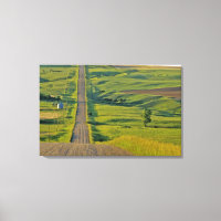 Comertown gravel road in remote northeastern