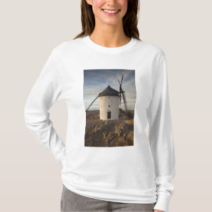 Consuegra, antique La Mancha windmills T-Shirt