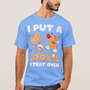 Cookie Baking Christmas Oven Pregnancy Announcemen T-Shirt