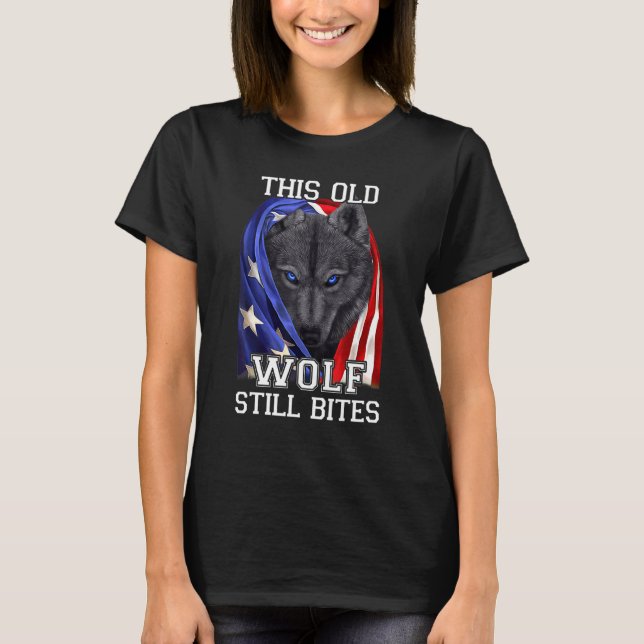 Cool Black Wolf American Flag This Old Wolf Still  T-Shirt (Front)