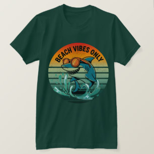 Cool Retro Shark with Sunglasses – Beach Vibes Onl T-Shirt