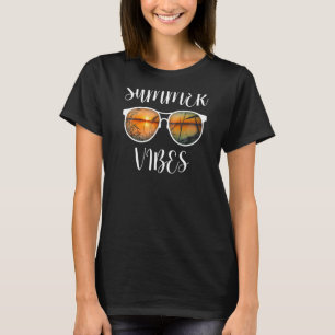 Cool Retro Summer Vibes Sunglasses Vacation Beach  T-Shirt