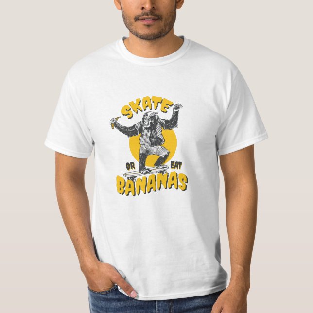 Cool Skateboarding monkey - Skate or eat bananas T-Shirt (Front)