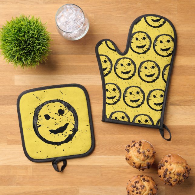 Cool Stained Happy Smiling face pattern yellow Oven Mitt & Pot Holder Set (Top Down)