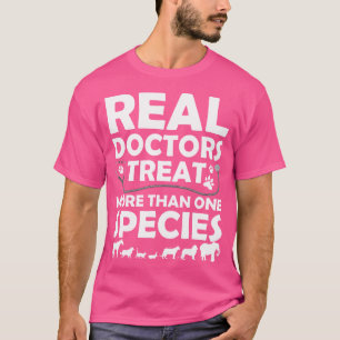 Cool Veterinarian Design For Men Women Veterinary T-Shirt