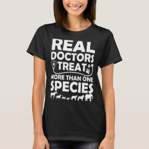 Cool Veterinarian Design For Men Women Veterinary  T-Shirt