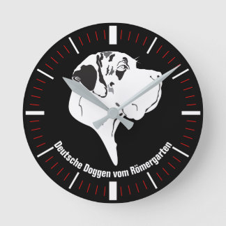 Coole Doggenuhr mit individueller Aufschrift Round Clock