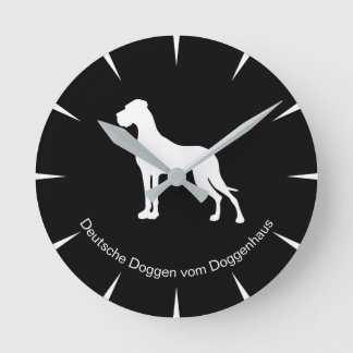 Coole Doggenuhr mit individueller Aufschrift Round Clock