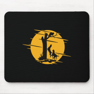 Coon Hound Dog Treeing A Racoon Howling - Fun Coo Mouse Pad